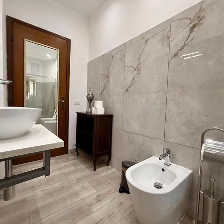 Qg House Leone